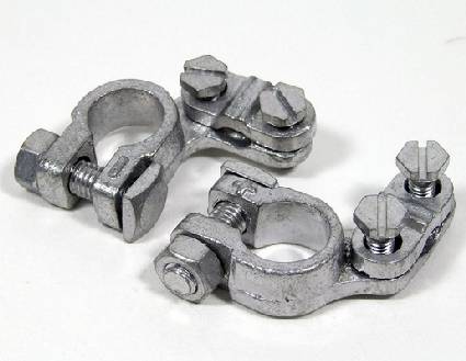 The battery clamps for the storage cells are like those from a car