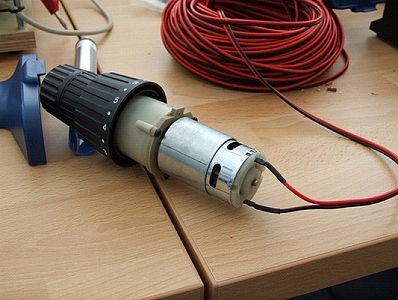 Calibrating signals and voltages between controller and screwdriver