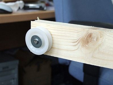 Attaching the pulley to the end of the framework